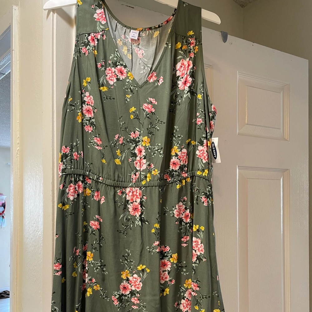 Knee length, summer dress.